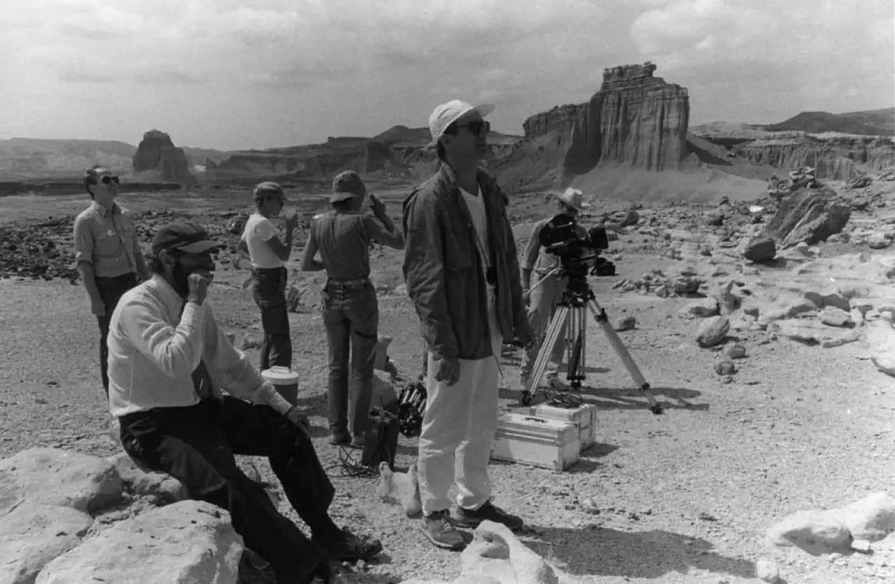 Behind the scenes of Paris, Texas (1984), directed by Wim Wenders.