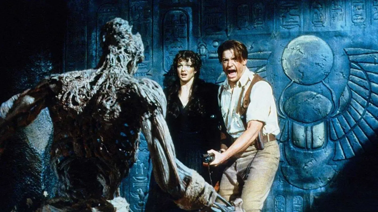 The Mummy (1999) starring Brendan Fraser, Rachel Weisz, and John Hannah - Universal Studios